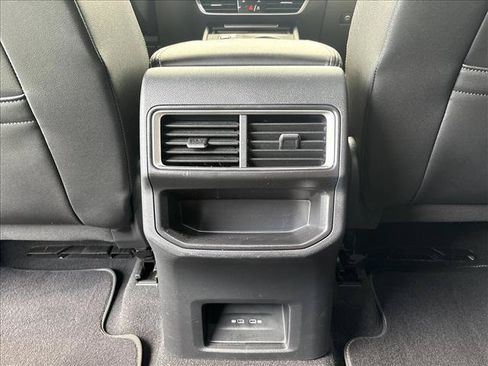 Used 2024 Volkswagen Atlas Cross Sport SE FWD image 21