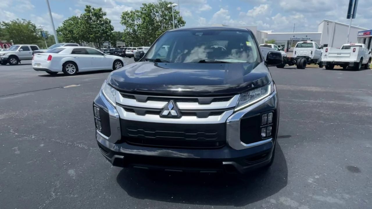 Used 2025 Mitsubishi Outlander Sport AWD image 3