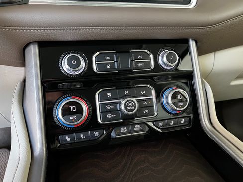 Used 2022 GMC Yukon Denali w/ Max Trailering Package AWD/4WD image 15