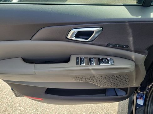 New 2026 Kia Carnival EX FWD image 20