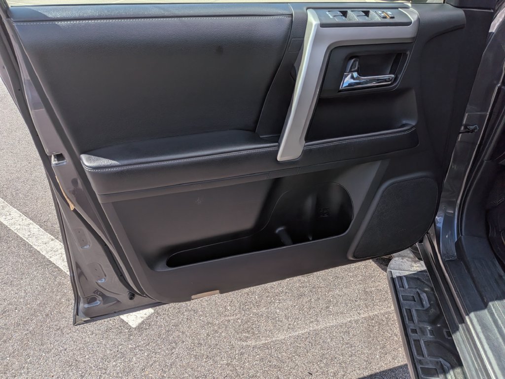 Used 2019 Toyota 4Runner SR5 AWD/4WD image 8