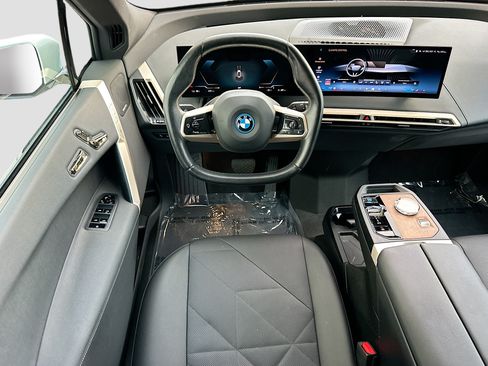 Used 2024 BMW iX xDrive50 w/ Premium Package AWD/4WD image 21