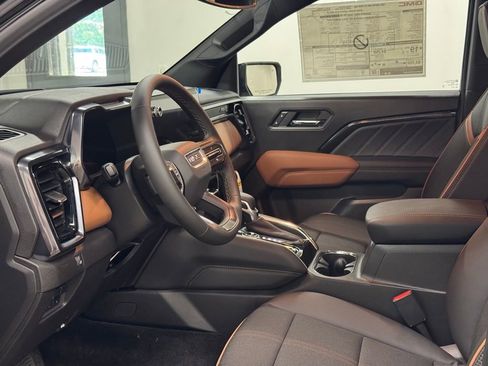 New 2025 GMC Canyon AT4 image 19