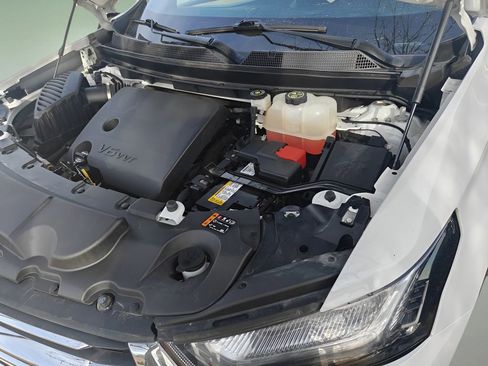 Used 2023 Chevrolet Traverse LT w/ LPO, Floor Liner Package image 11