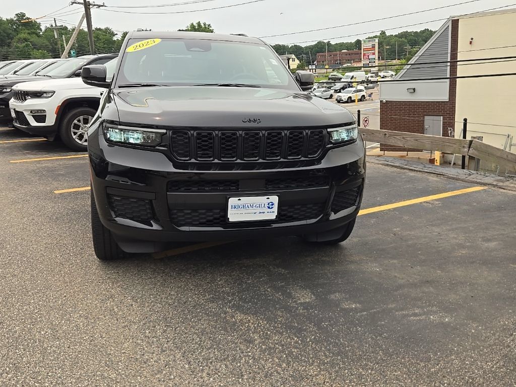 Used 2023 Jeep Grand Cherokee L Laredo AWD/4WD image 4