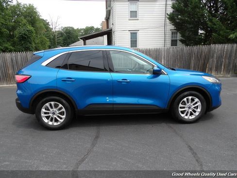 Used 2021 Ford Escape SE w/ Cold Weather Package FWD image 4