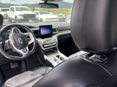 Used 2020 Ford Explorer XLT w/ Equipment Group 202A RWD image 11