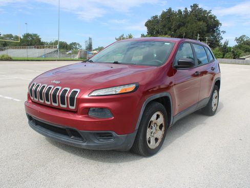 Used 2014 Jeep Cherokee Sport FWD image 2