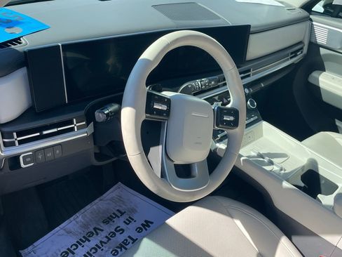 Used 2025 Hyundai Santa Fe SEL image 16