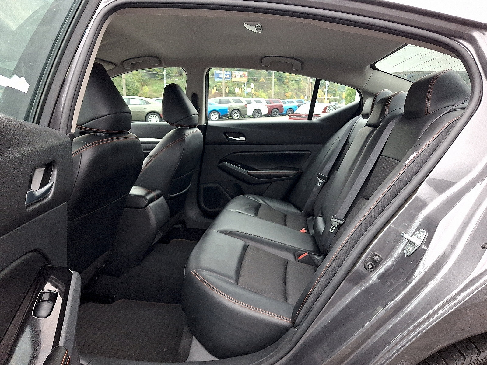 Used 2024 Nissan Altima 2.5 SR FWD image 10