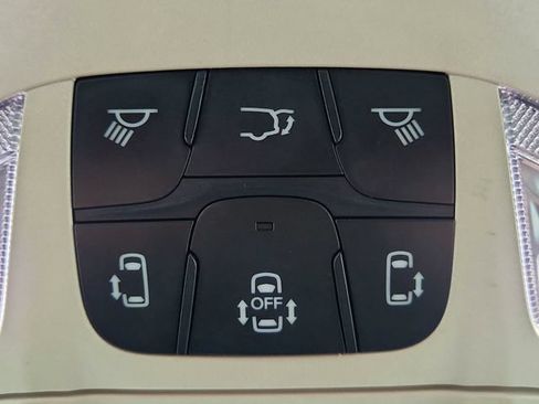 Used 2022 Chrysler Pacifica Touring-L FWD image 18