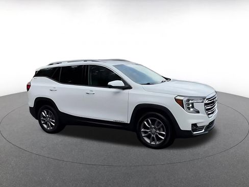 Used 2024 GMC Terrain SLT AWD/4WD image 2