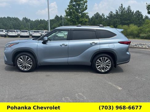 Used 2023 Toyota Highlander Platinum AWD/4WD image 4