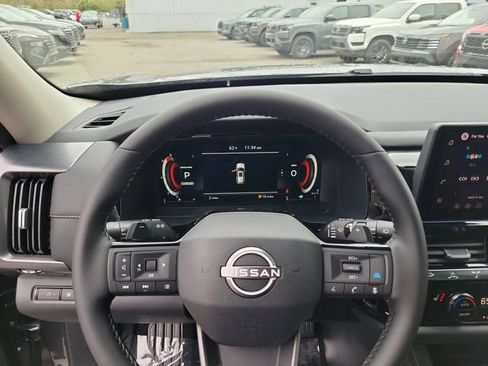 New 2026 Nissan Pathfinder SL FWD image 13