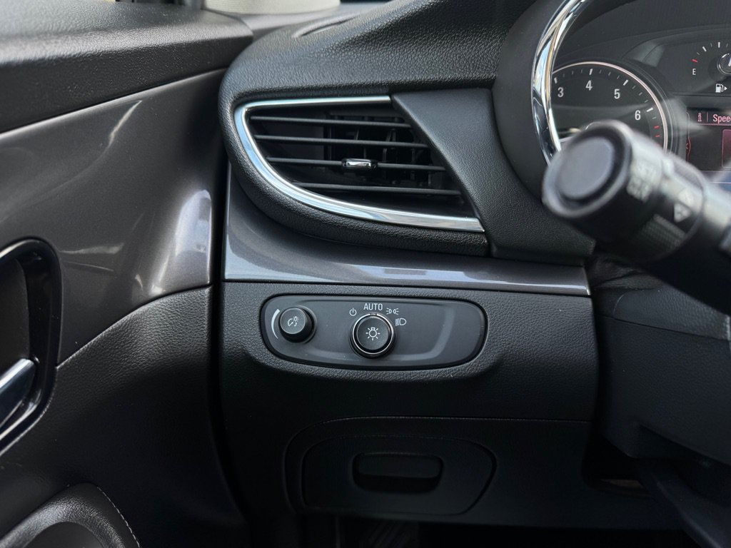 Used 2020 Buick Encore Preferred FWD image 15