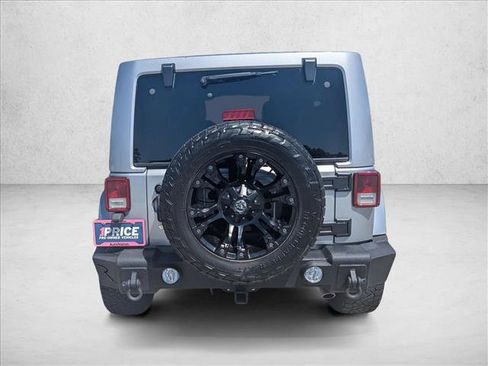 Used 2015 Jeep Wrangler Unlimited Sahara w/ Connectivity Group AWD/4WD image 6