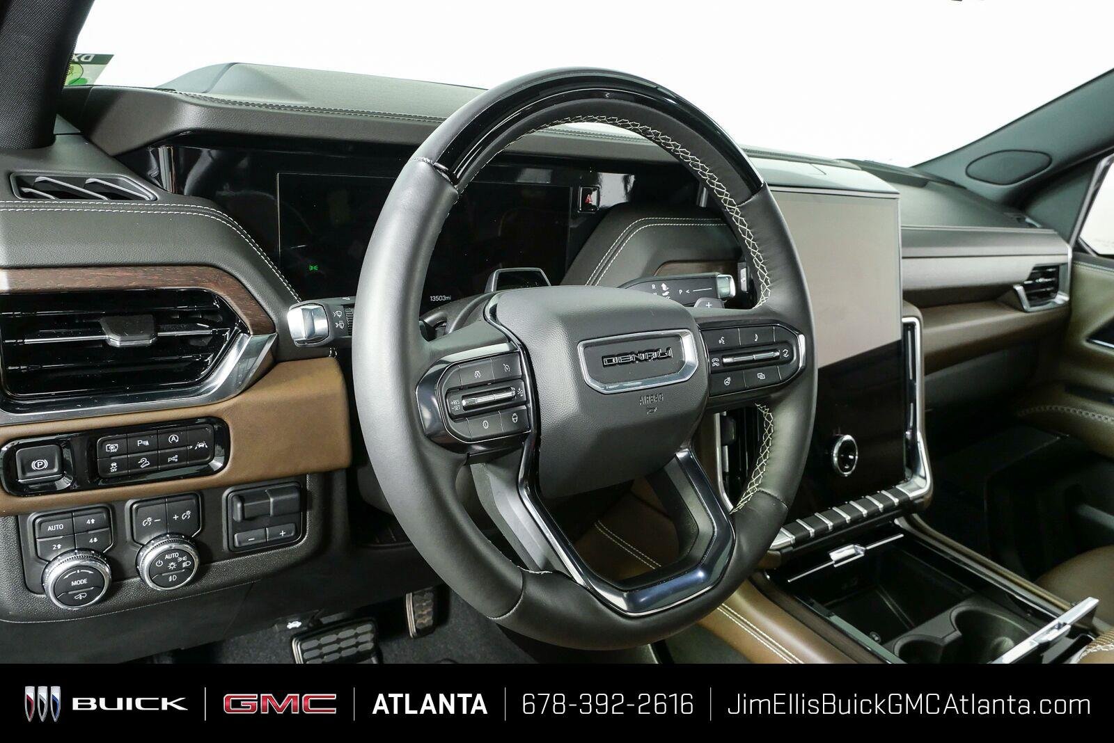 Used 2025 GMC Yukon XL Denali Ultimate w/ LPO, Floor Liner Package AWD/4WD image 5
