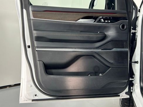 Used 2024 Jeep Grand Wagoneer L 4WD image 39