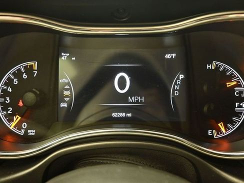 Used 2018 Jeep Grand Cherokee Limited image 24