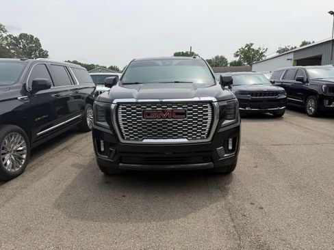 Used 2019 GMC Sierra 1500 AT4 w/ AT4 Premium Package AWD/4WD image 3