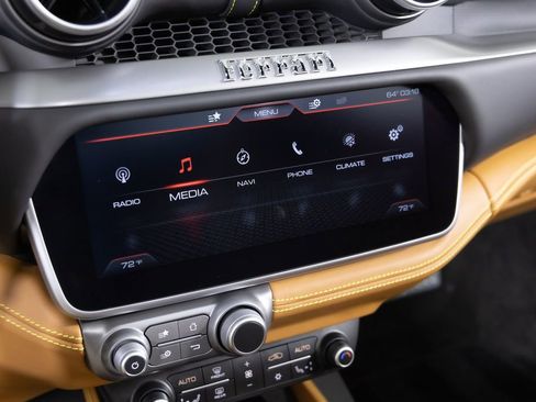 Used 2019 Ferrari Portofino image 34