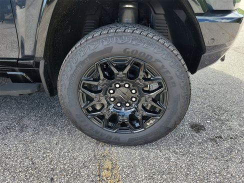 New 2025 GMC Hummer EV 2X image 3