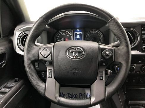 Used 2022 Toyota Tacoma TRD Pro AWD/4WD image 16