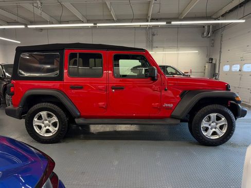 Used 2019 Jeep Wrangler Unlimited Sport S image 6