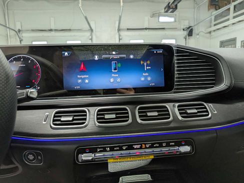 New 2026 Mercedes-Benz GLS 450 4MATIC image 32