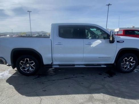 New 2026 GMC Sierra 1500 SLT w/ SLT Premium Package AWD/4WD image 9