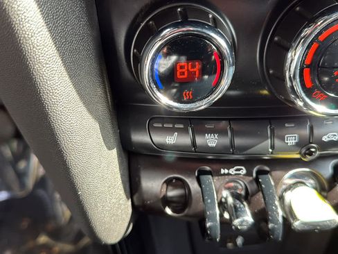 Used 2022 MINI Cooper SE image 18