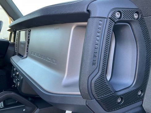 New 2025 Ford Bronco Outer Banks w/ Sasquatch Package image 48