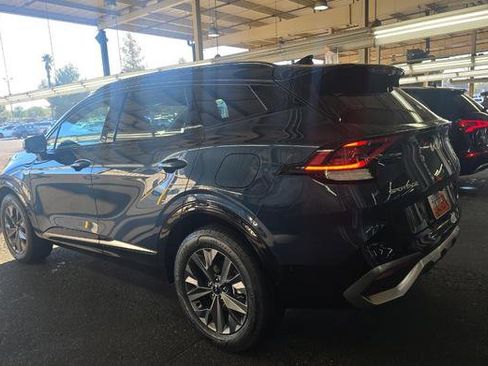 Used 2025 Kia Sportage SX Prestige image 4