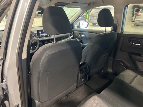 Certified 2024 Nissan Rogue SV image 9