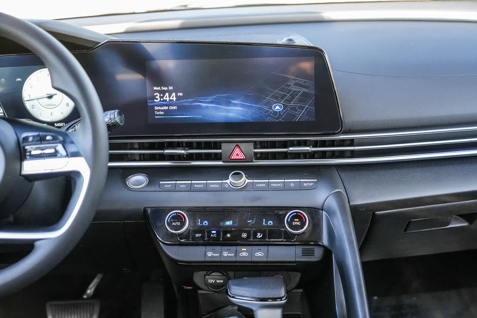 Certified 2024 Hyundai Elantra SEL FWD image 12