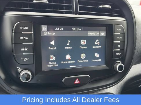 Used 2020 Kia Soul LX FWD image 11