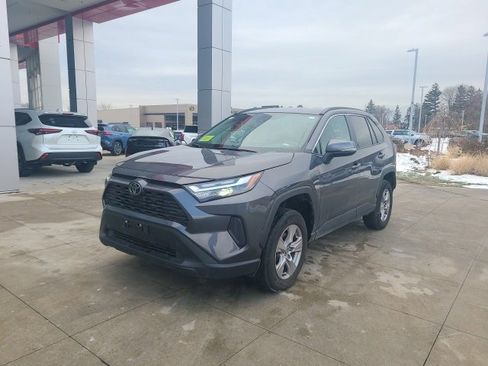 Used 2025 Toyota RAV4 XLE image 3