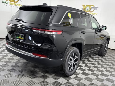 New 2025 Jeep Grand Cherokee Limited w/ Trailer Tow Package image 10