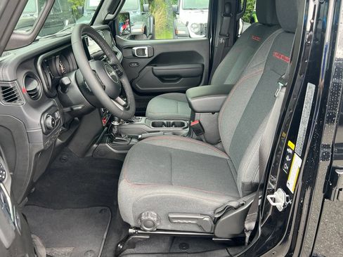 Used 2026 Jeep Wrangler Unlimited Rubicon AWD/4WD image 9