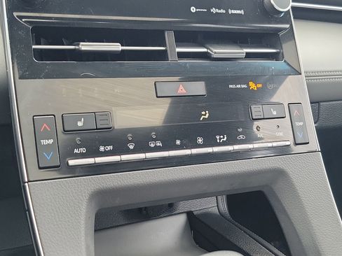Certified 2019 Toyota Avalon XLE w/ Moonroof Package FWD image 30