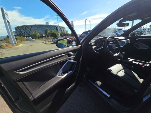 New 2025 Audi Q3 2.0T Premium image 19