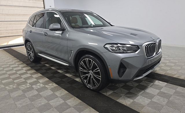 Used 2024 BMW X3 xDrive30i AWD/4WD image 2