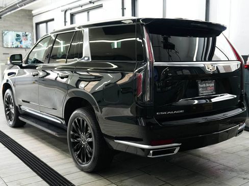 Used 2023 Cadillac Escalade Premium Luxury AWD/4WD image 6