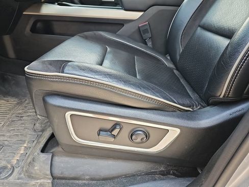 Used 2022 RAM 1500 Laramie AWD/4WD image 16