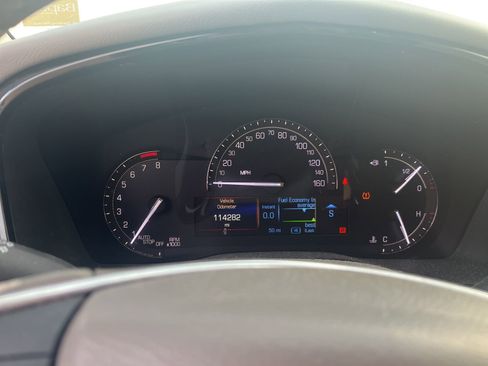 Used 2017 Cadillac XT5 Luxury image 9