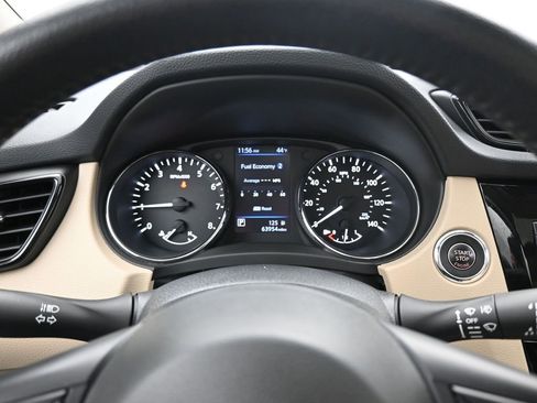 Used 2019 Nissan Rogue SV w/ Sun & Sound Touring Package image 12