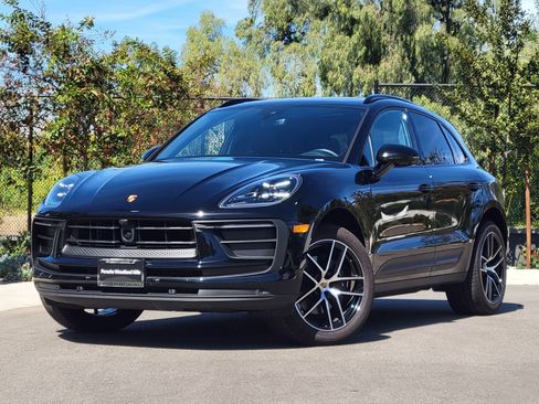 Used 2024 Porsche Macan image 1