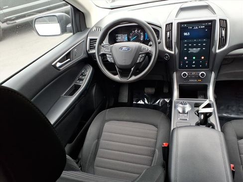 Used 2022 Ford Edge SE image 10
