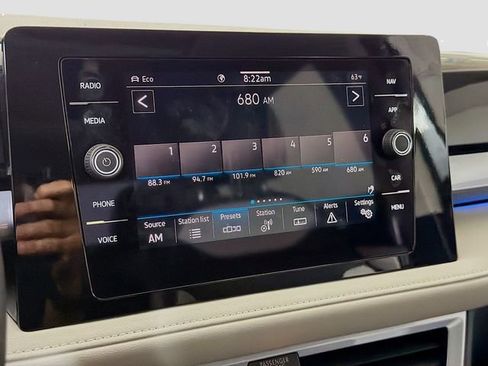 Used 2025 Volkswagen Taos SEL image 15