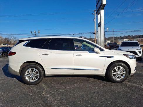 Used 2020 Buick Enclave Essence w/ Sound and Sites Package image 8